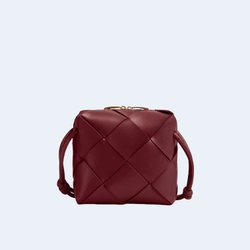 보테가 베네타 미니 카세트 카메라백 보르도